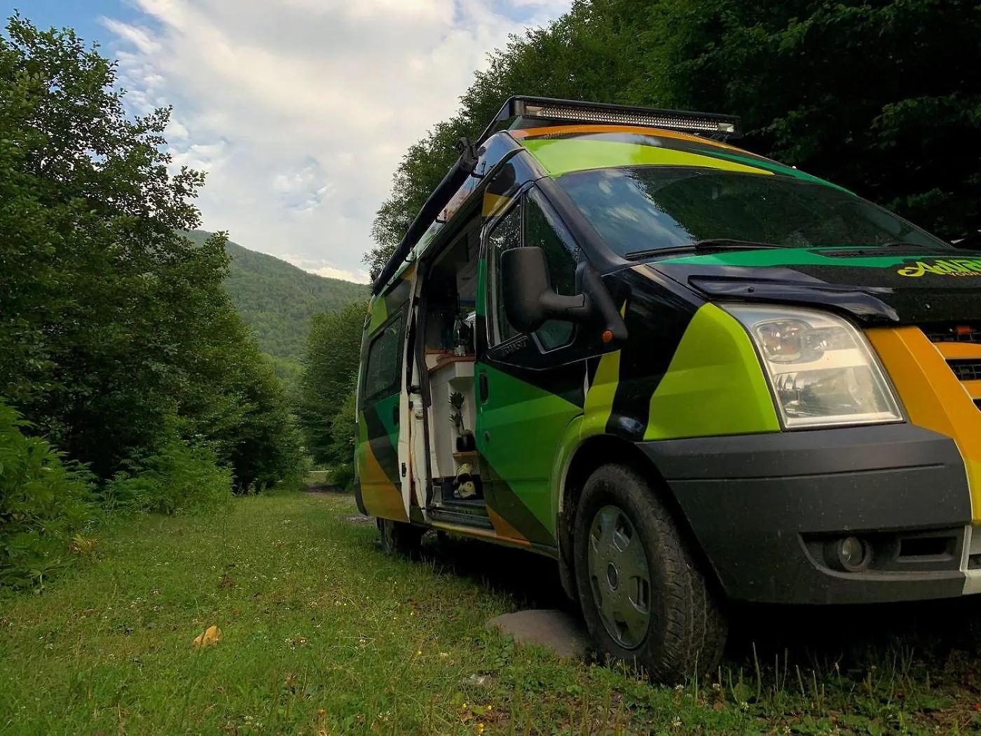 Advanture - Tbilisi Camper Van Rental グルジア